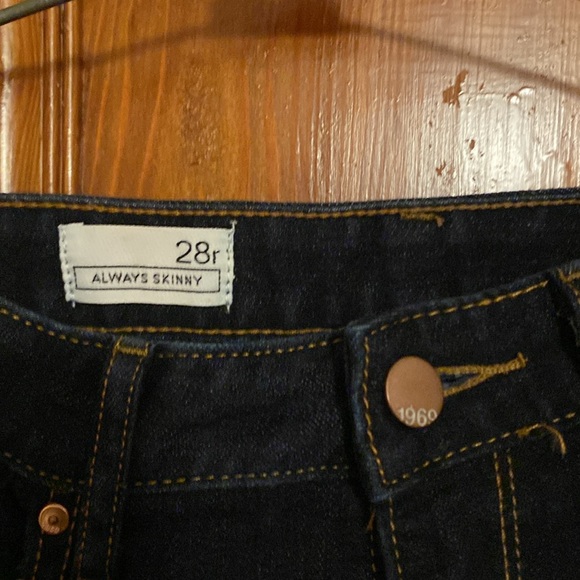 Gap dark wash skinny jeans - Picture 2 of 4